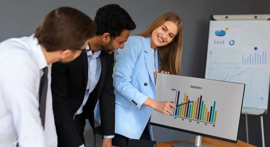 The Role of Statistics in Crafting Financial Advisory Experts